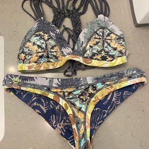 Maaji swim top A